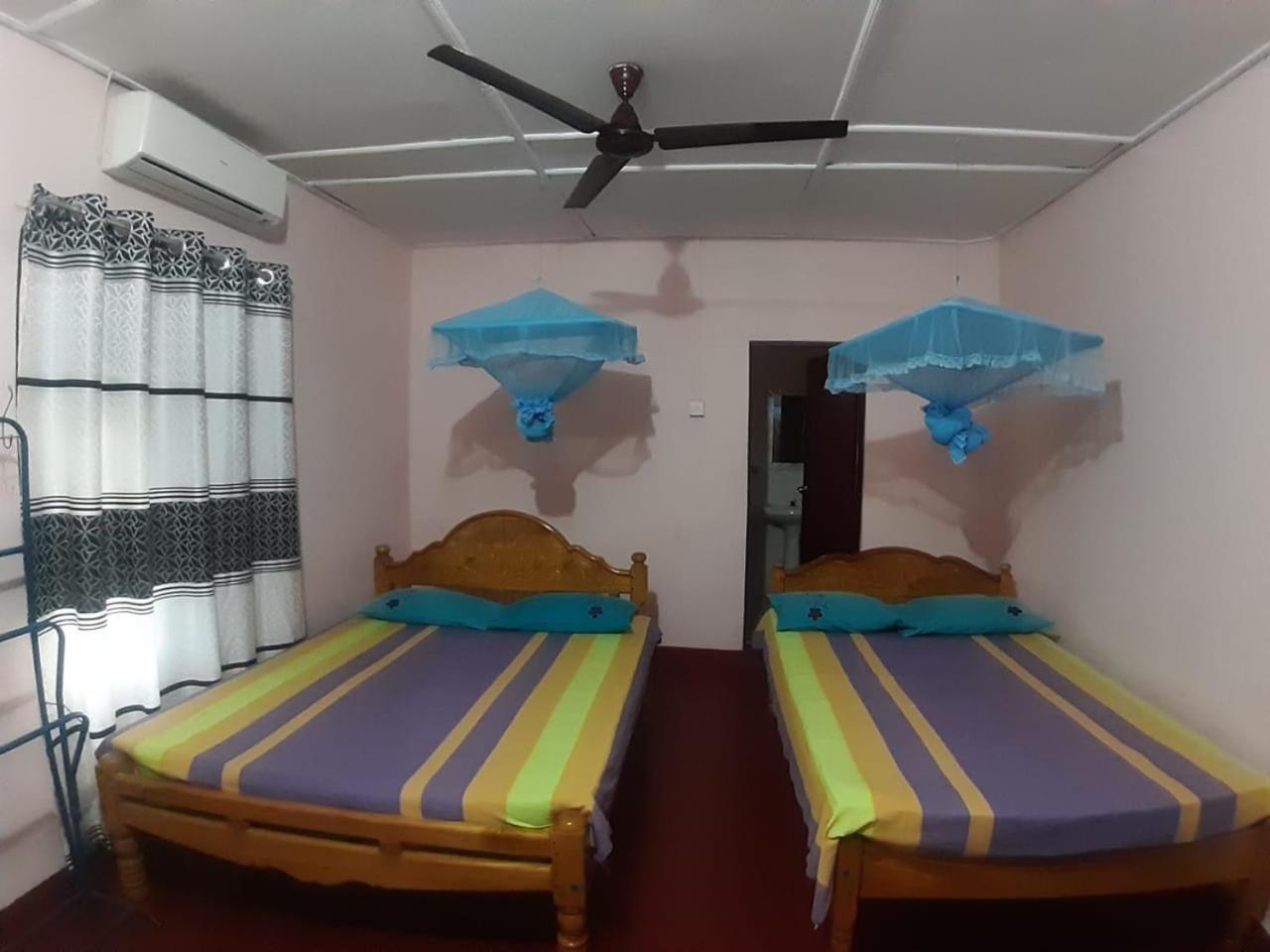 Hotel Amila Guest Trincomalee Esterno foto